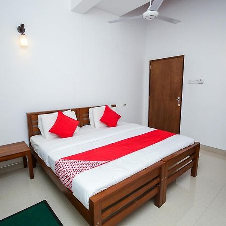 קנדי Oyo 438 Sarala Residence Hotel מראה חיצוני תמונה