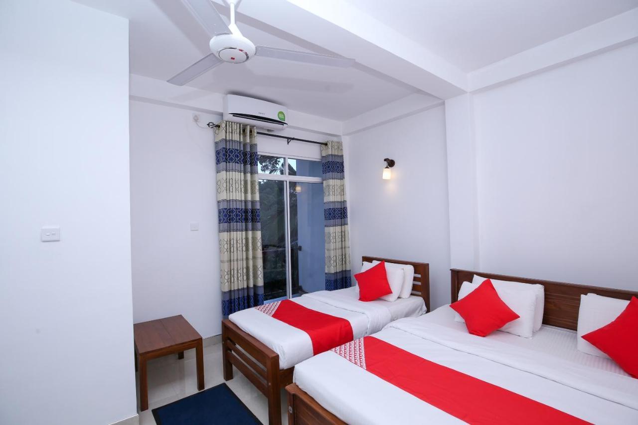 קנדי Oyo 438 Sarala Residence Hotel מראה חיצוני תמונה