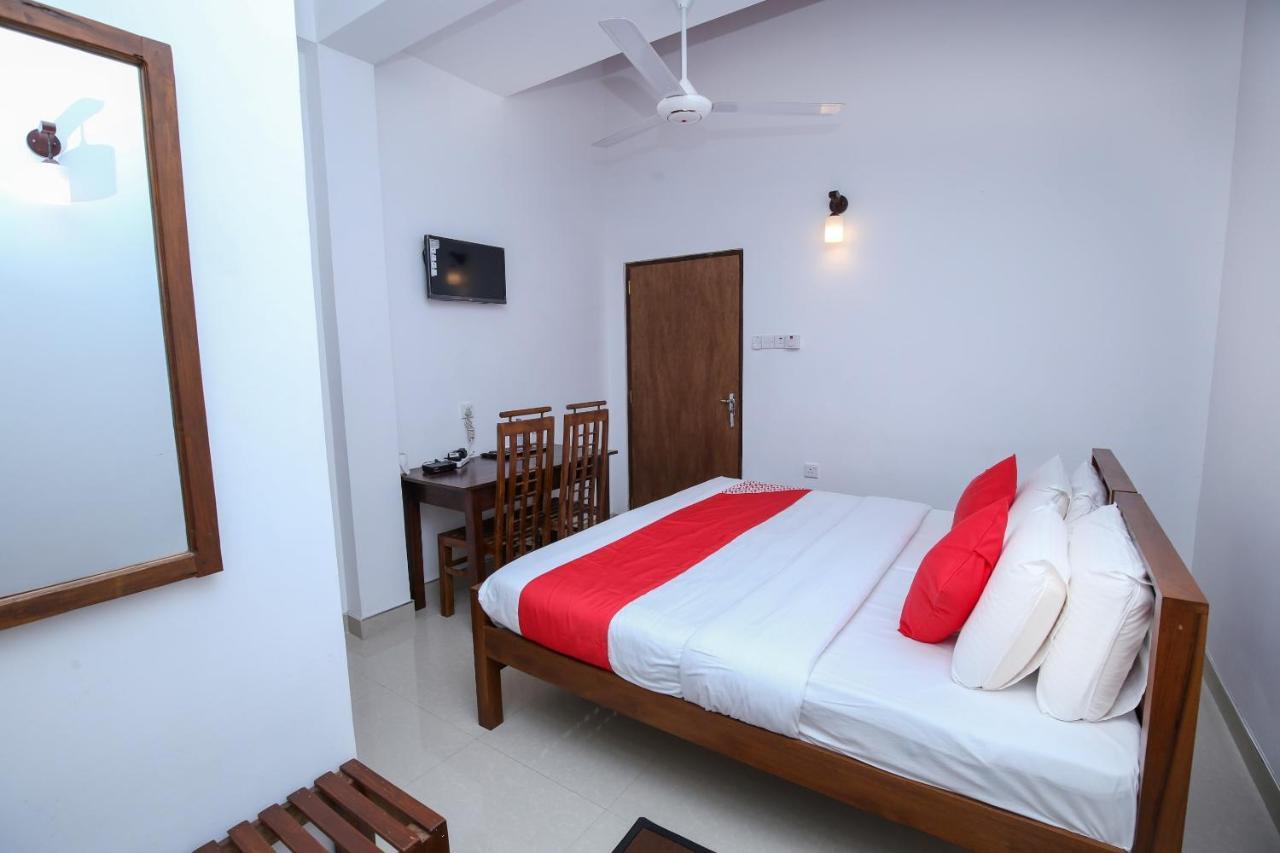 קנדי Oyo 438 Sarala Residence Hotel מראה חיצוני תמונה