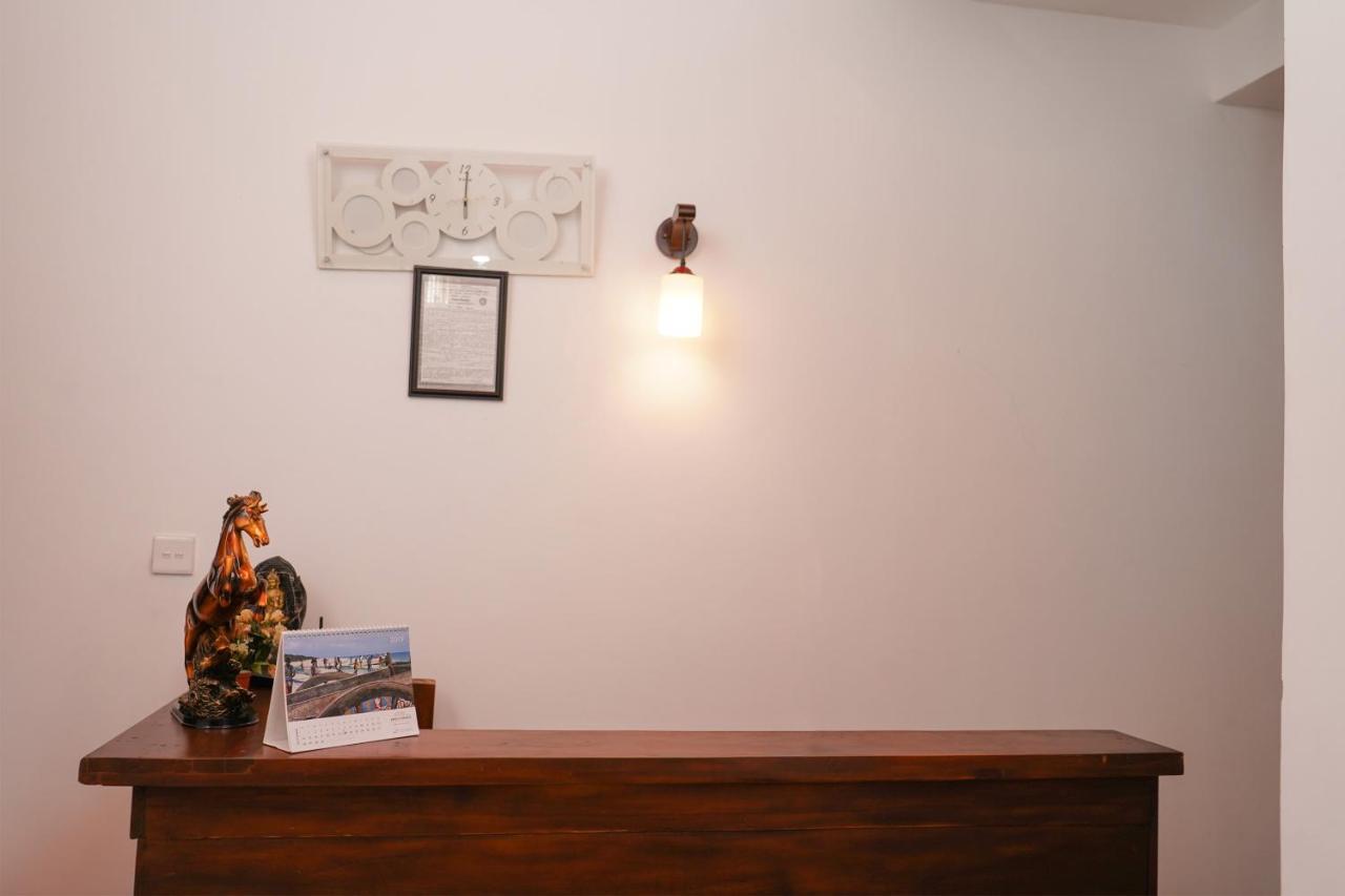 קנדי Oyo 438 Sarala Residence Hotel מראה חיצוני תמונה