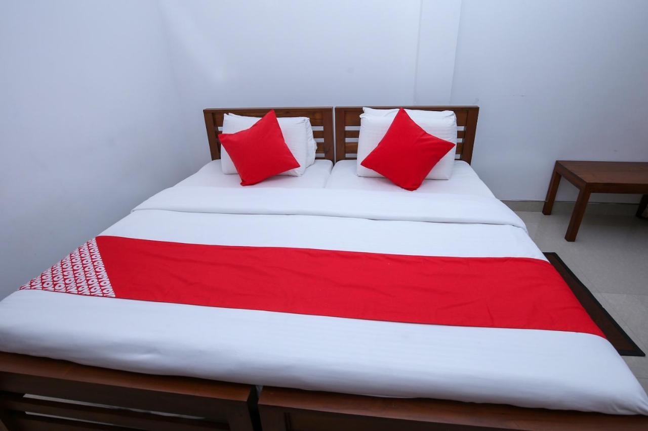 קנדי Oyo 438 Sarala Residence Hotel מראה חיצוני תמונה