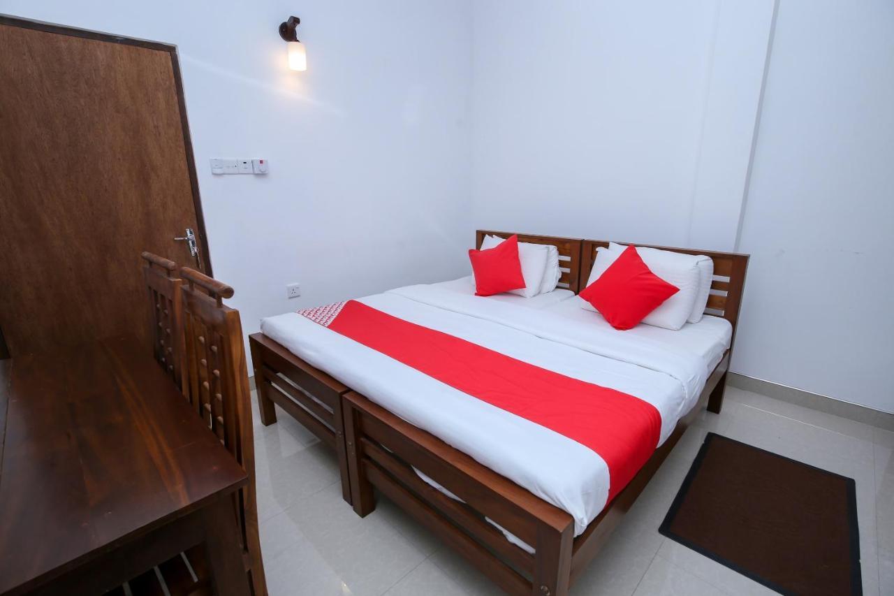 קנדי Oyo 438 Sarala Residence Hotel מראה חיצוני תמונה