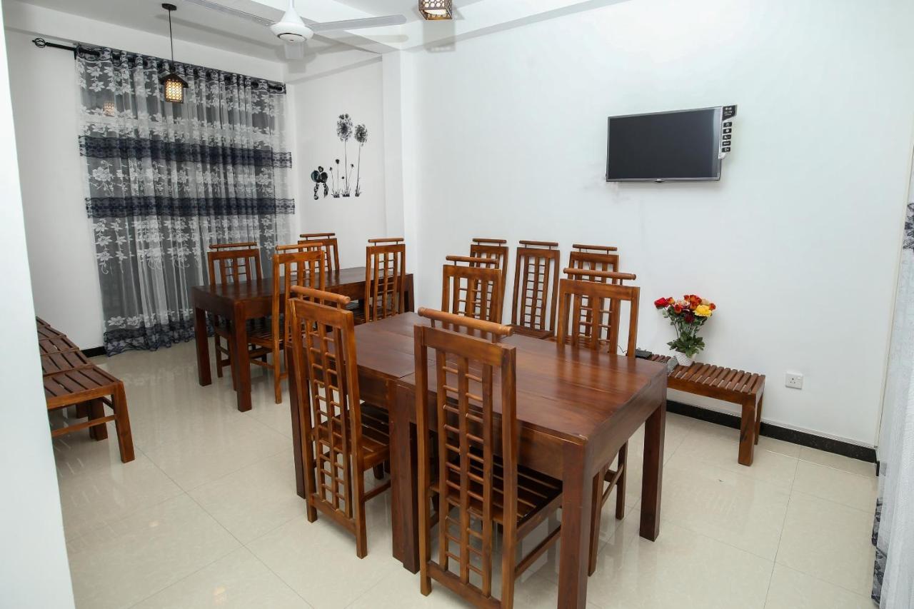 קנדי Oyo 438 Sarala Residence Hotel מראה חיצוני תמונה